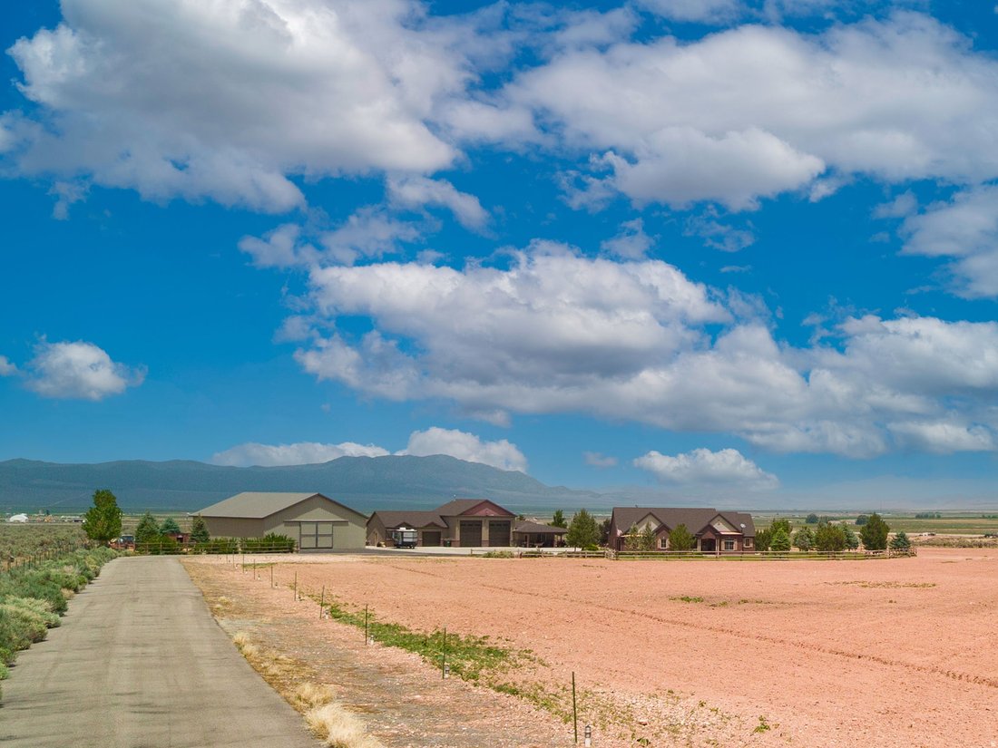 House in Parowan, Utah, United States 5 - 17343966