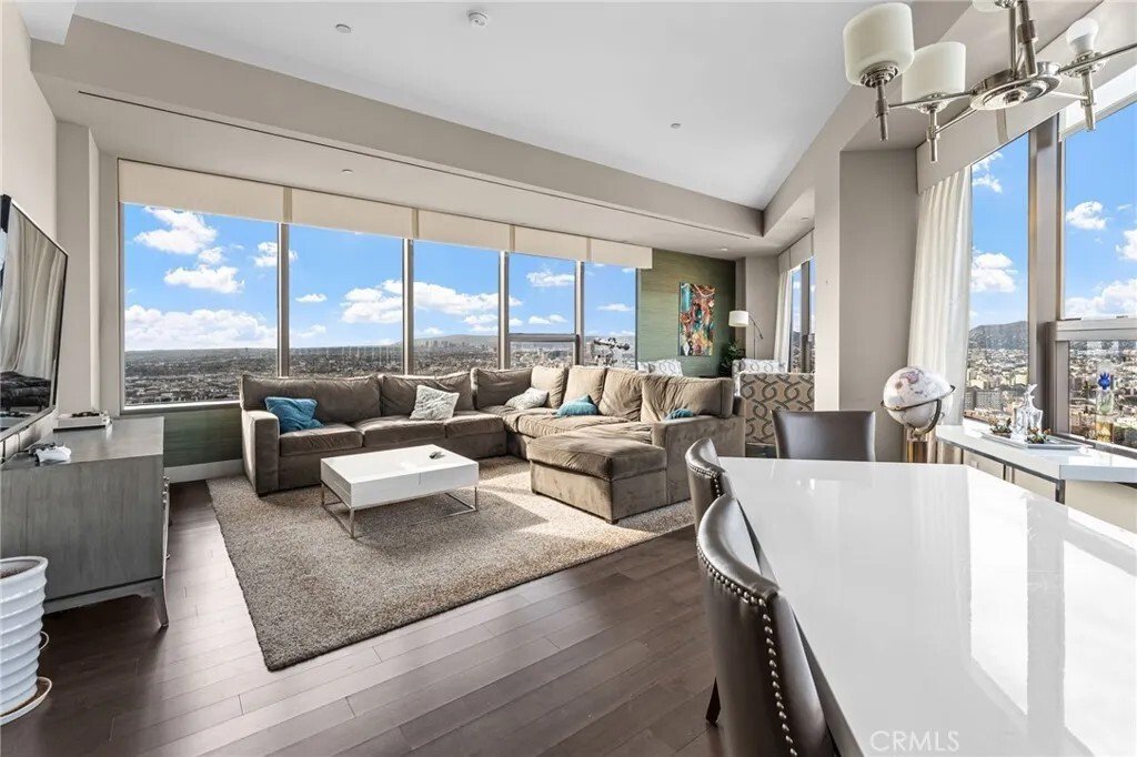 Condo in Los Angeles, California, United States 4 - 17339289