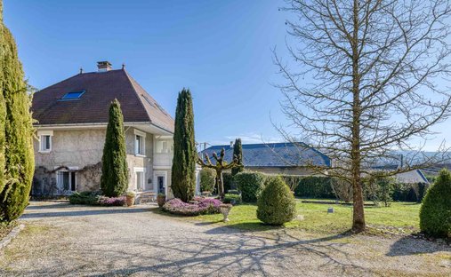 House in Albens, Entrelacs, France 1