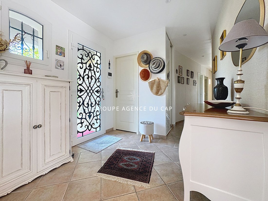Villa in Le Dramont-Agay-Anthéor-Le Trayas, Saint-Raphaël, France 3 - 16968820