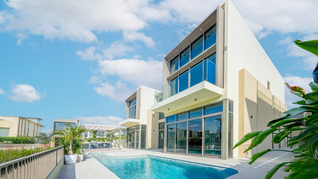 Villa in Hadaeq Sheikh Mohammed Bin Rashid, Dubai, United Arab Emirates 1 - 17339221
