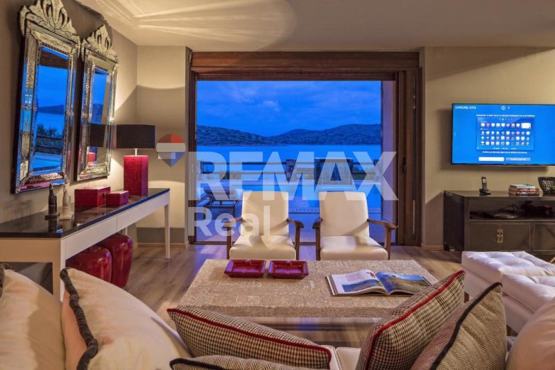 Villa in Community of Vrouchas, Agios Nikolaos Municipal Unit, Greece 1 - 13625686