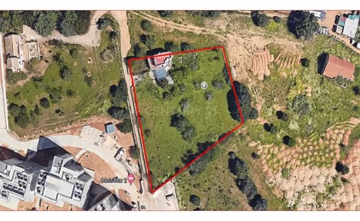 Land in Portimao, Algarve, Portugal 1