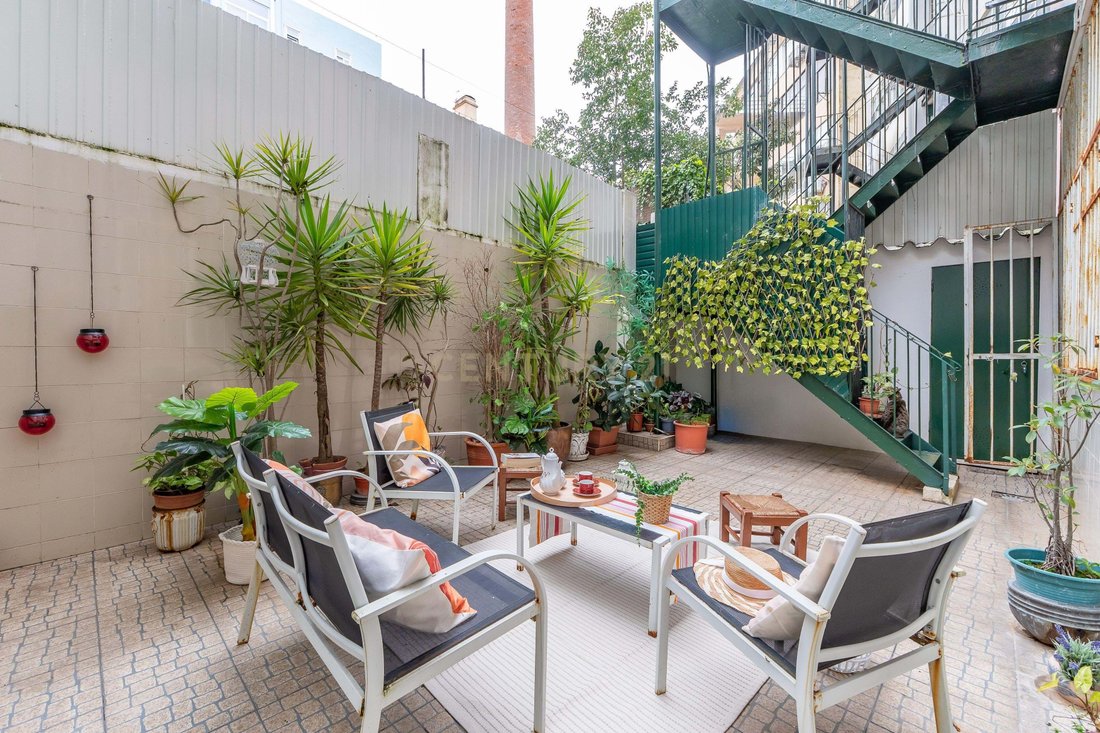Apartment in Arroios, Lisbon, Portugal 1 - 17339656