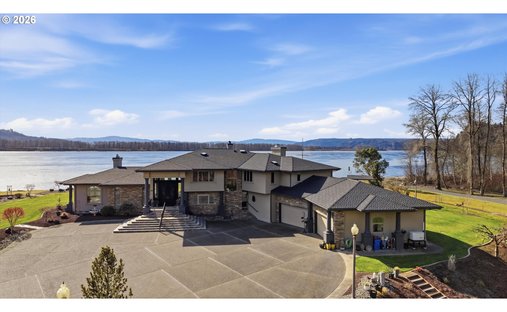 House in Longview, Washington, United States 1