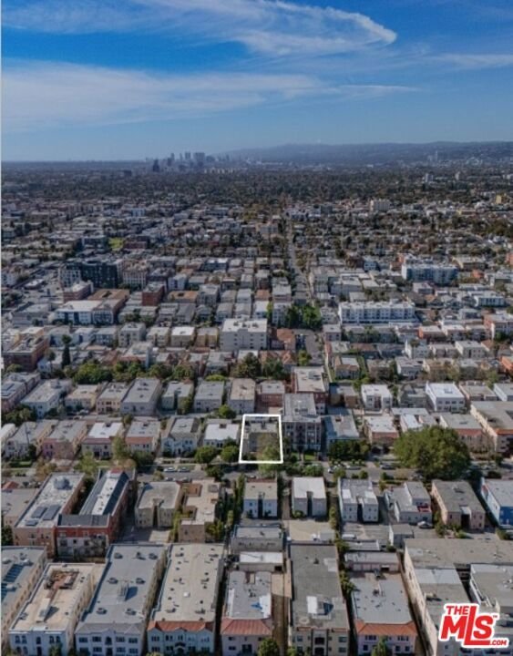 Los Angeles, California, United States 4 - 17341611