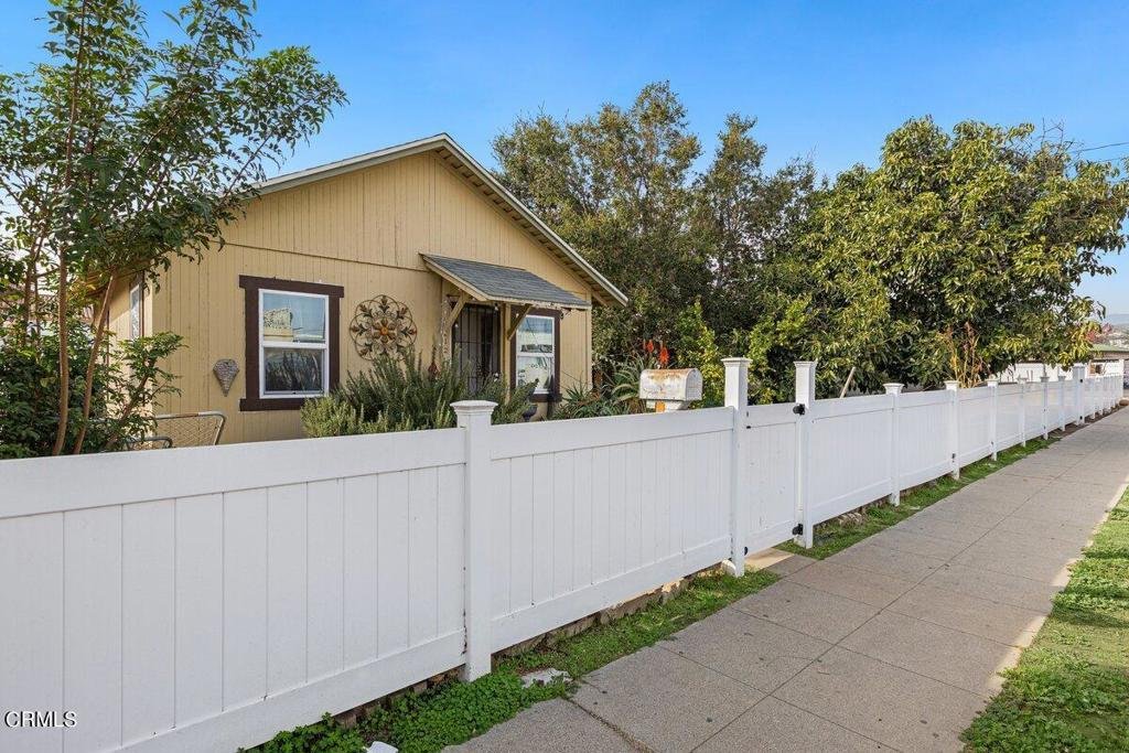 Santa Paula, California, United States 1 - 17343116