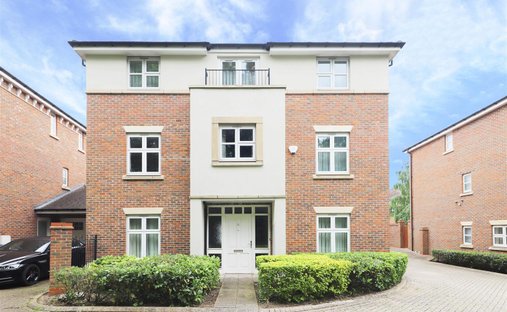 House in Breakspear, Bromley, England 1