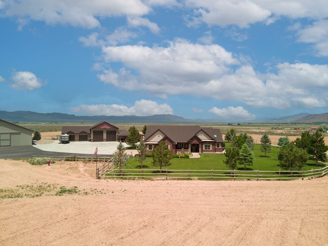 House in Parowan, Utah, United States 4 - 17343966