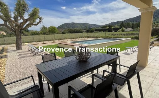 House in Ouest Sud, Vaison-la-Romaine, France 1
