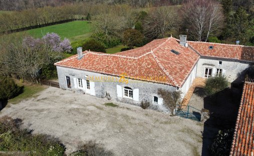 Farm Ranch in Voulgezac, Nouvelle-Aquitaine, France 1