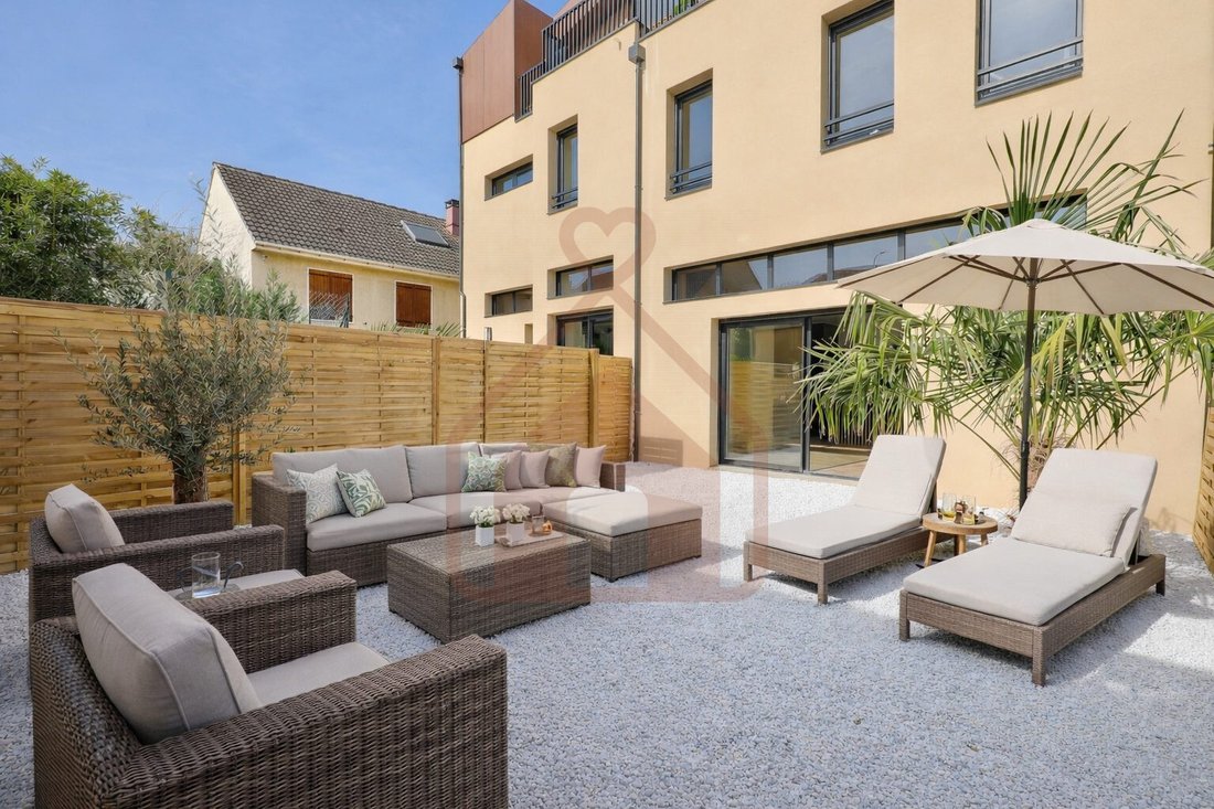 House in Villejuif, Ile-de-France, France 1 - 17343604