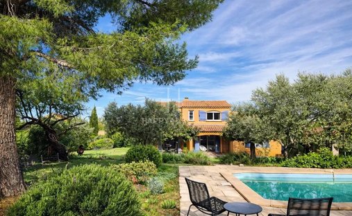 House in Saint-Rémy-de-Provence, Provence-Alpes-Côte d'Azur, France 1