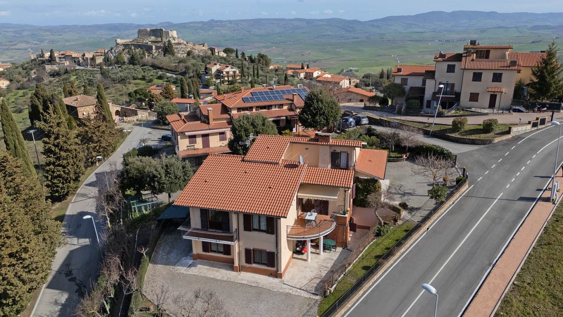 Villa in Castiglione d'Orcia, Tuscany, Italy 3 - 17343018