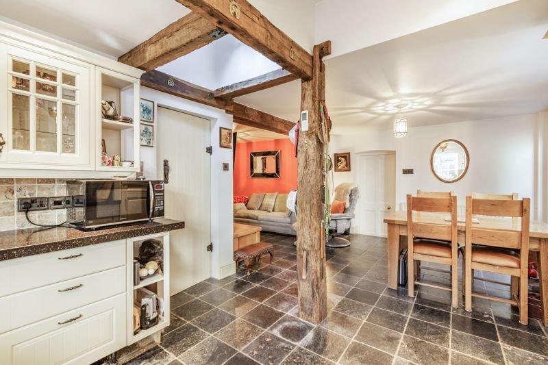 House in Shere, England 3 - 17340856