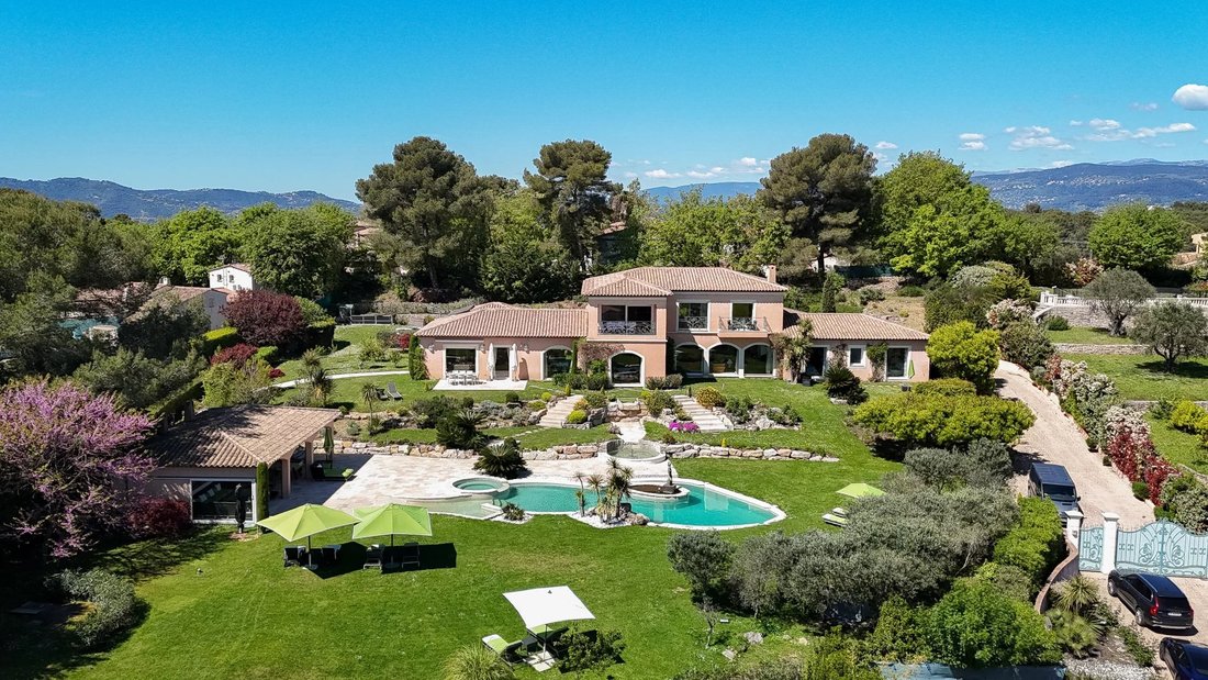 Estate in Mougins, Provence-Alpes-Côte d'Azur, France 2 - 17344883