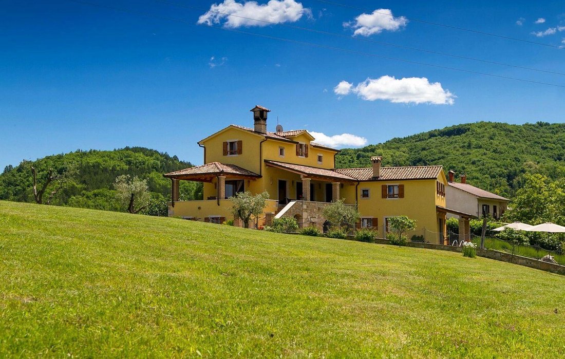 Villa in Opcina Motovun, Istria County, Croatia 2 - 17343132