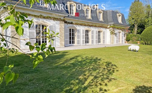 House in Senlis, Hauts-de-France, France 1