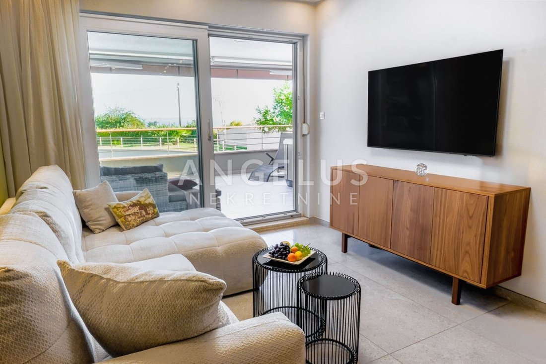 Apartment in Znjan, Split, Split-Dalmatia County 3 - 17345076