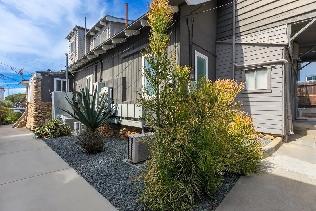 San Diego, California, United States 3 - 17342209