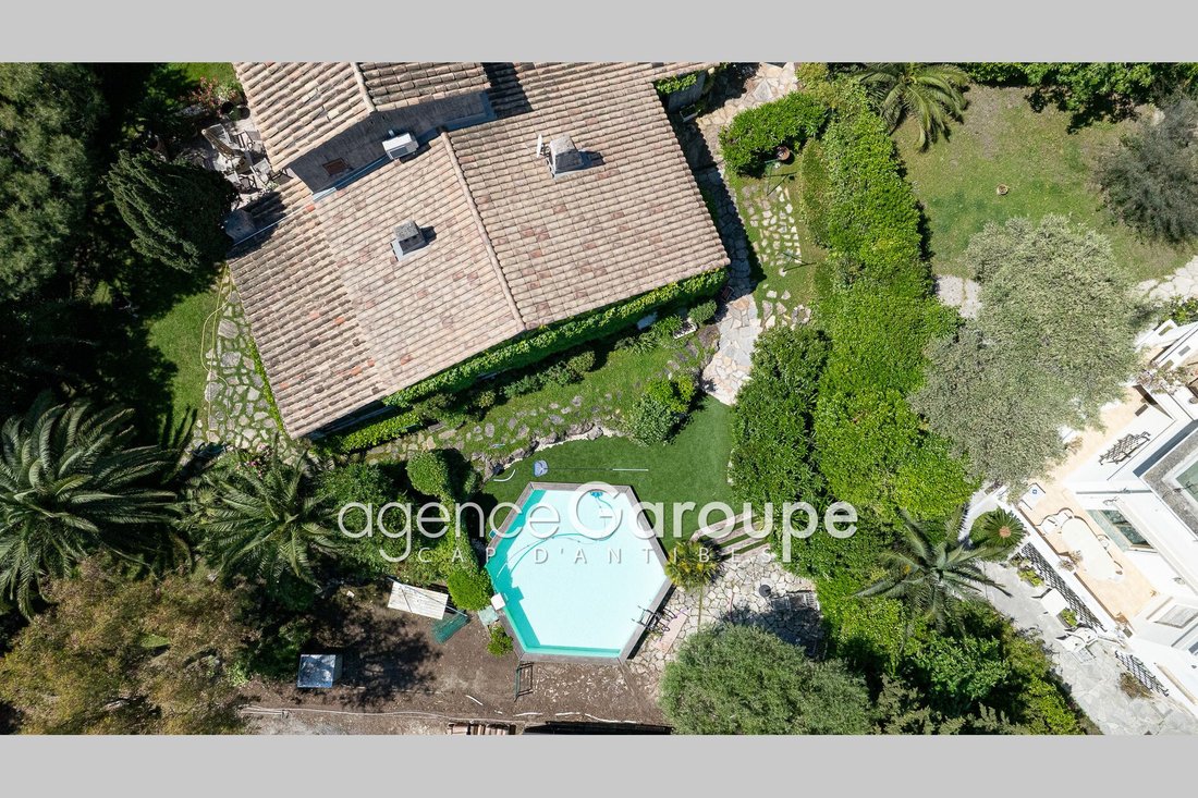 Villa in Antibes, Provence-Alpes-Côte d'Azur, France 4 - 17345092