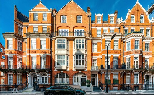 Apartment in Mayfair, Westminster, England 1