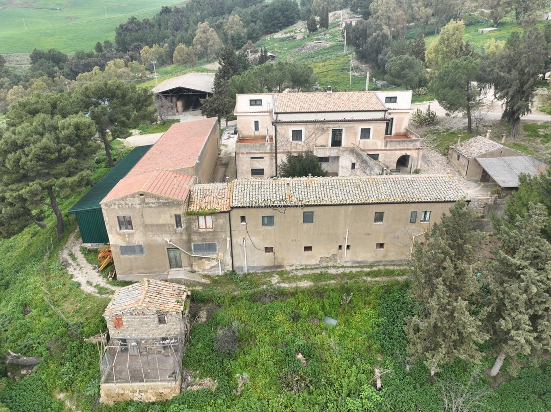 Land in Calascibetta, Sicily, Italy 1 - 17343169