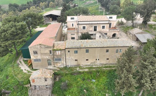 Land in Calascibetta, Sizilien, Italien 1