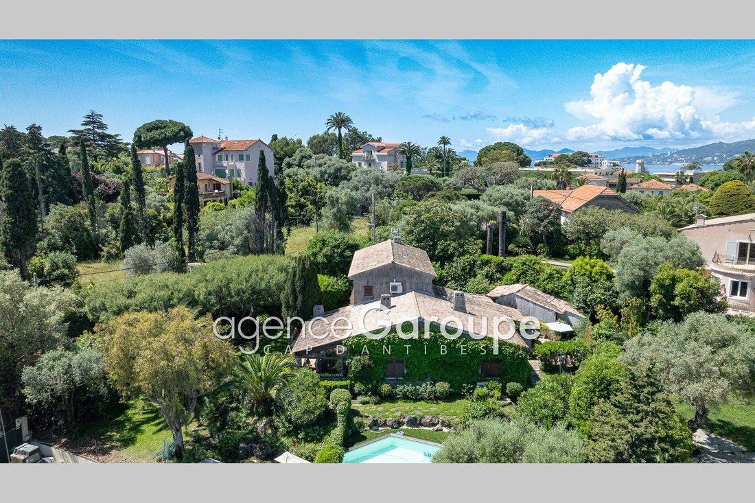 Villa in Antibes, Provence-Alpes-Côte d'Azur, France 1 - 17345092