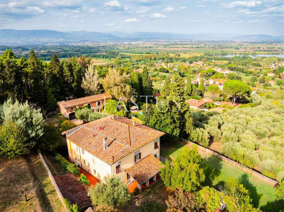 Villa in Compitese, Capannori, Tuscany 1 - 17341553