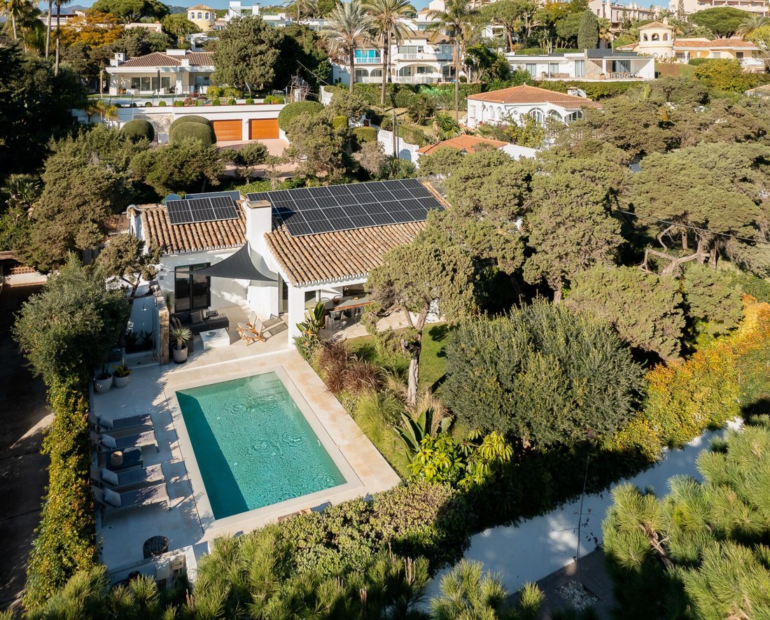 Villa in Elviria-Cabopino, Marbella, Spain 1 - 17345110