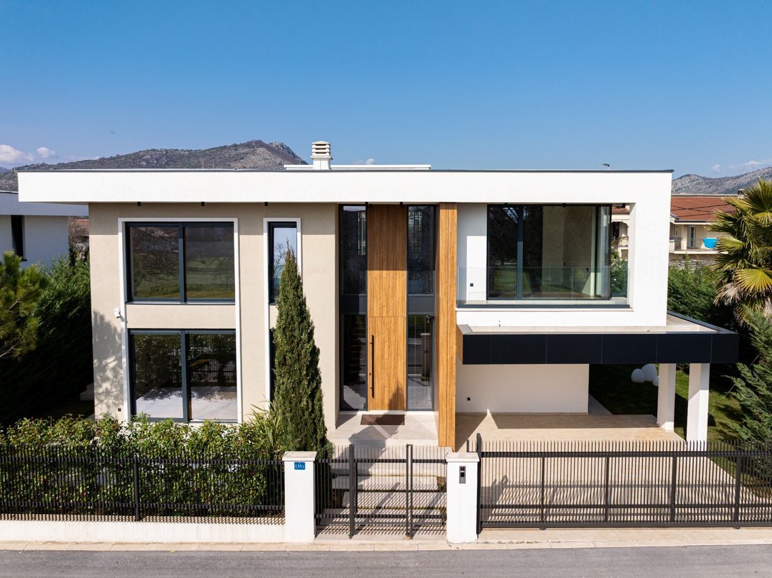 Villa in Podgorica, Podgorica Municipality, Montenegro 2 - 17331914