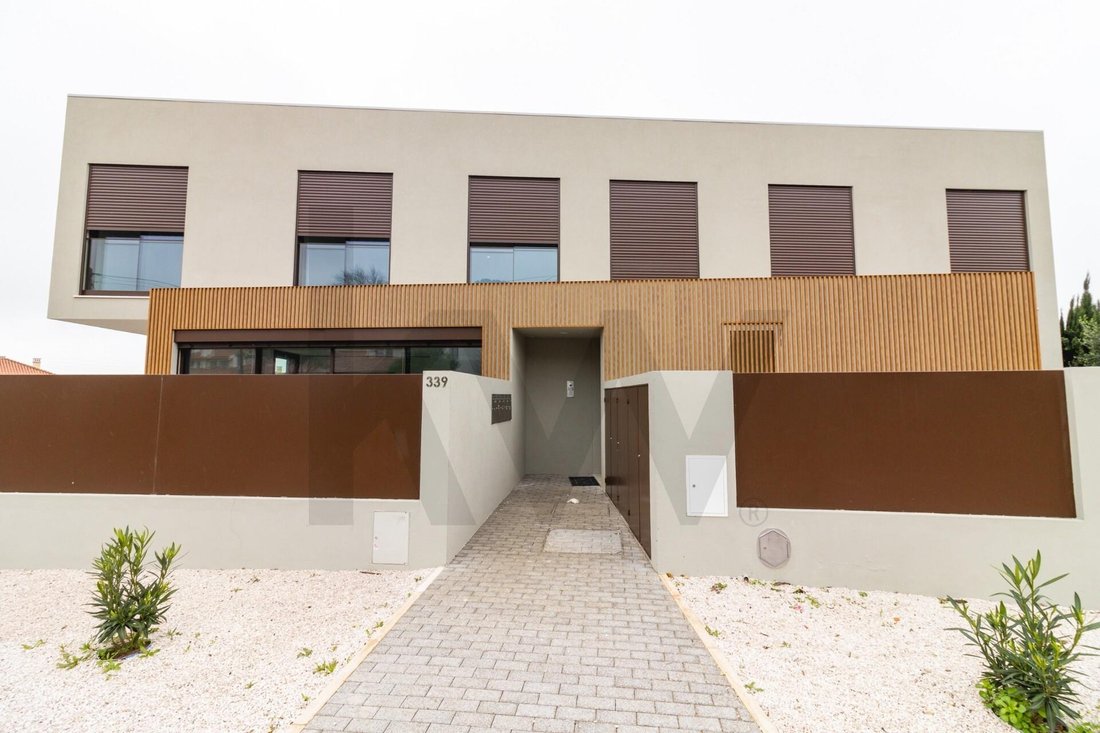 Townhouse in Alcabideche, Lisbon, Portugal 2 - 17345137