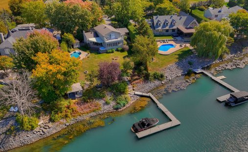 House in Saint-Charles-sur-Richelieu, Quebec, Canada 1