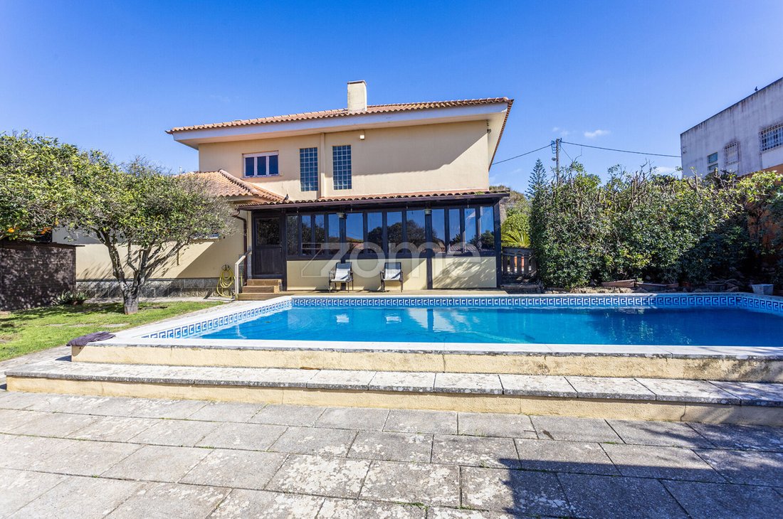 House in Carcavelos e Parede, Lisbon, Portugal 2 - 17343207