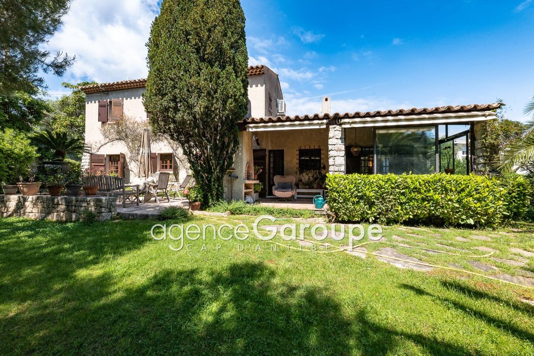 Villa in Antibes, Provence-Alpes-Côte d'Azur, France 3 - 17345092