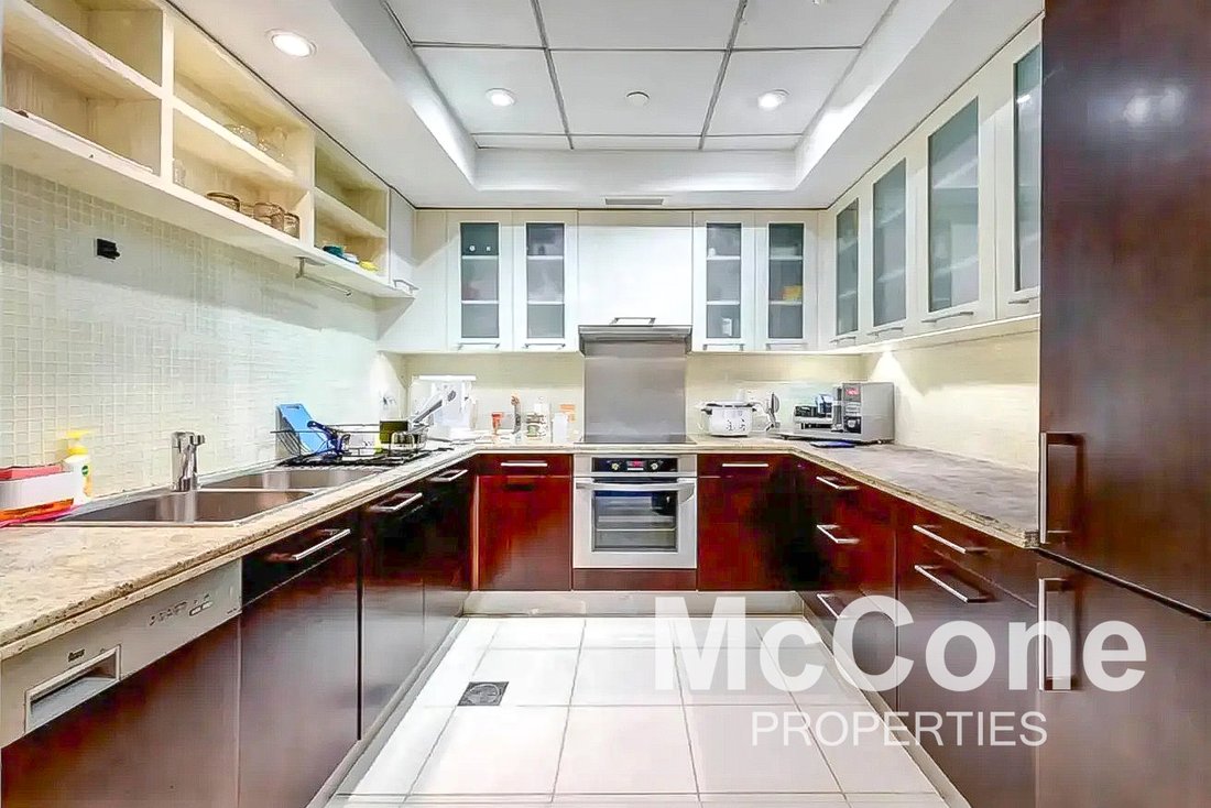 Apartment in Burj Khalifa Lake, Downtown Dubai, Dubai 3 - 17341033