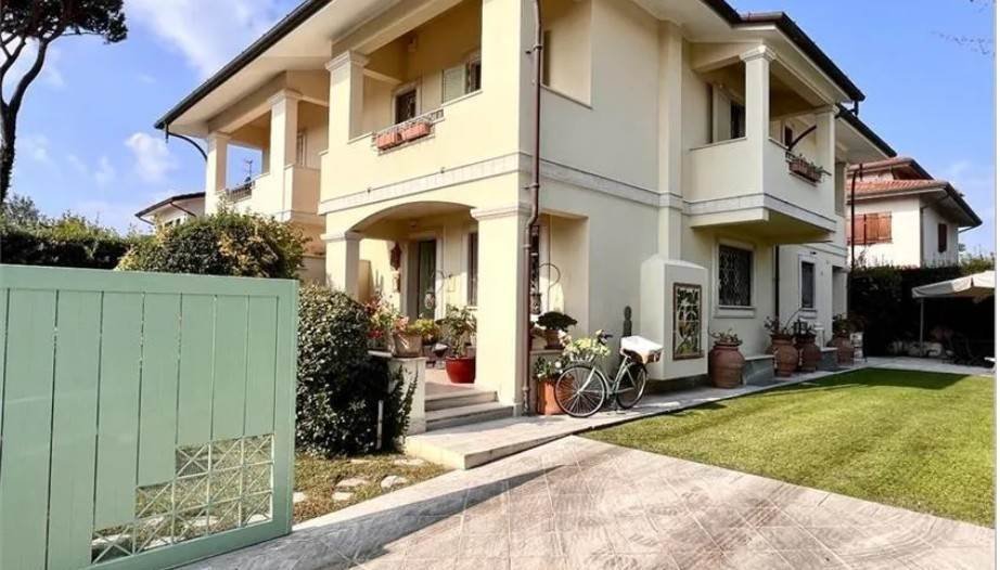 Center, Forte dei Marmi, Tuscany 3 - 17343024