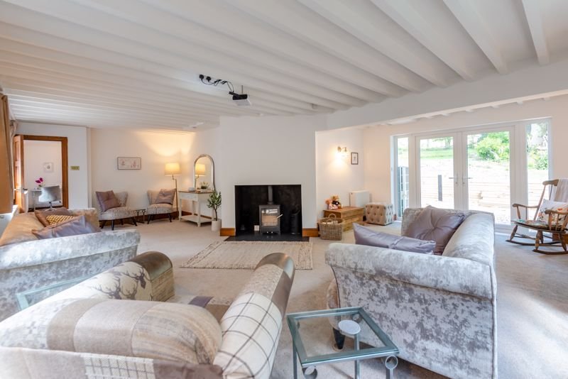 House in Surrey, England 2 - 17341147