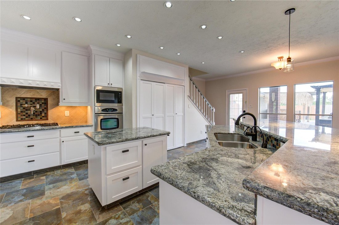 House in Friendswood, Texas, United States 4 - 17342498