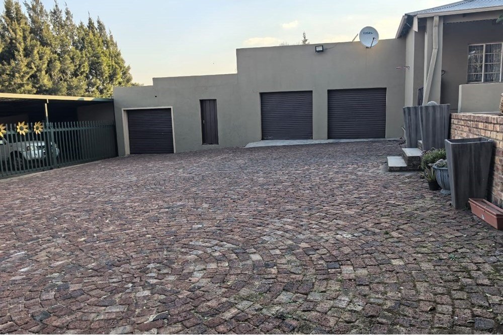 Farm Ranch in Brakpan, Gauteng, South Africa 2 - 17342905