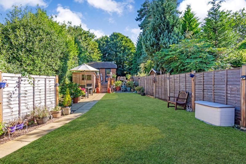 House in Shere, England 4 - 17340856
