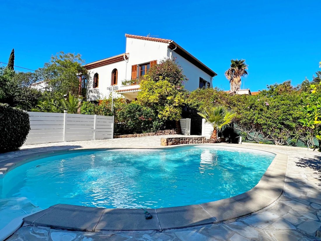 House in Le Dramont-Agay-Anthéor-Le Trayas, Saint-Raphaël, France 2 - 17340433