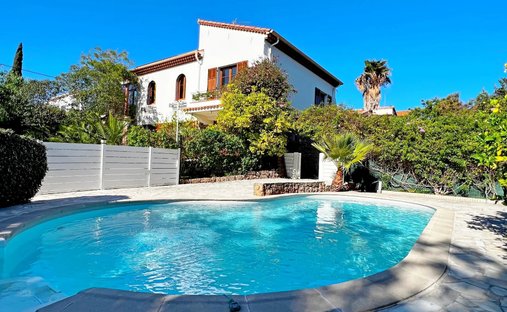 Maison à Le Dramont-Agay-Anthéor-Le Trayas, Saint-Raphaël, France 1