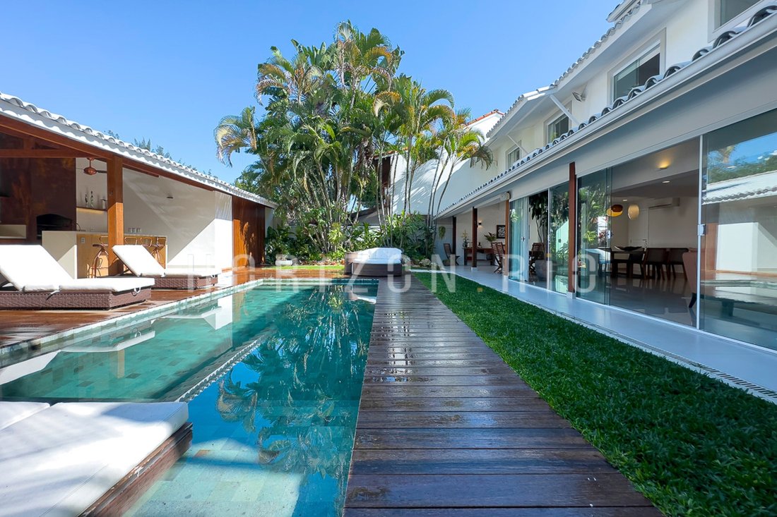 Villa in Rio de Janeiro, State of Rio de Janeiro, Brazil 2 - 17340088