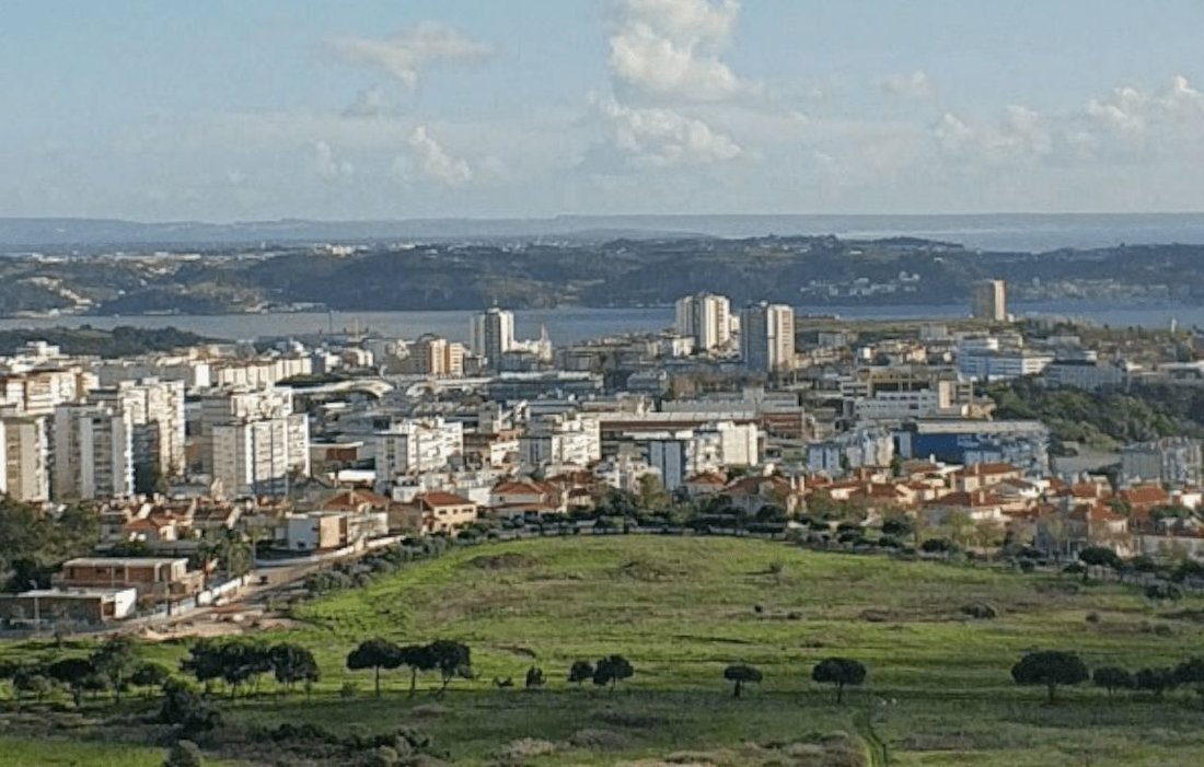 Land in Venteira, Lisbon, Portugal 3 - 17345701