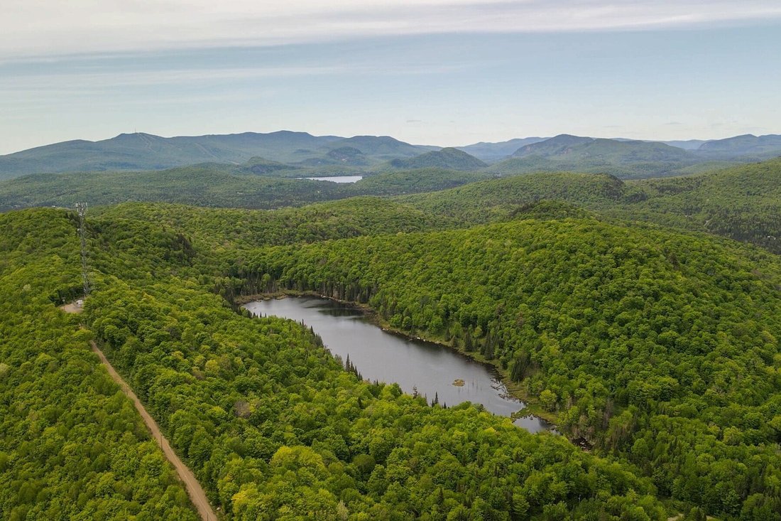 Land in Lac-Supérieur, Quebec, Canada 2 - 17343750