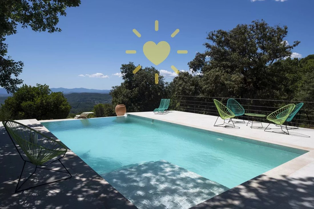 Estate in Callas, Provence-Alpes-Côte d'Azur, France 2 - 17344893