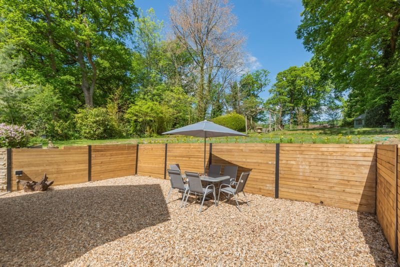House in Surrey, England 5 - 17341147