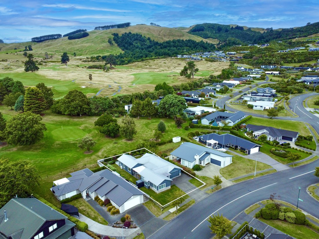 Kinloch, Waikato, New Zealand 3 - 17343531